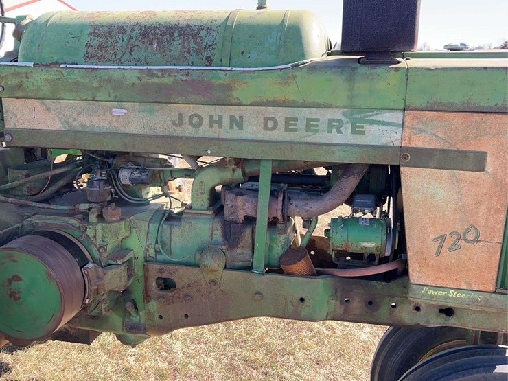 john-deere-720-image-19
