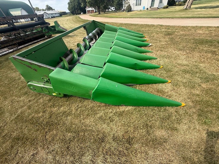 john-deere-8-image-5