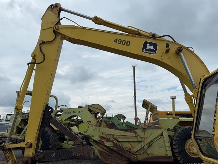 deere-490d-image-13