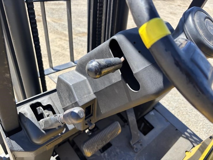 yale-glp50-forklift-image-18