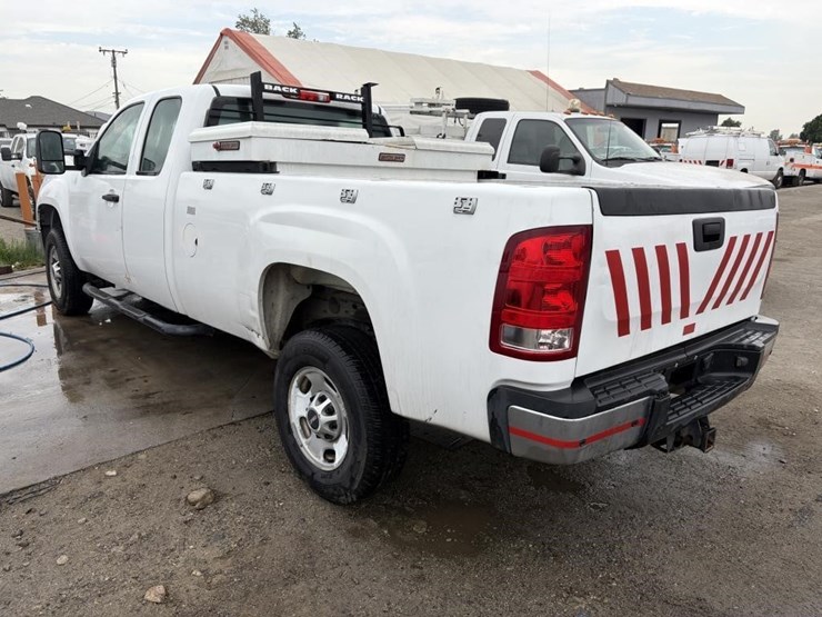 2012-gmc-sierra-2500hd-image-4