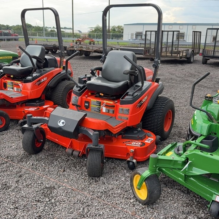 KUBOTA ZD326