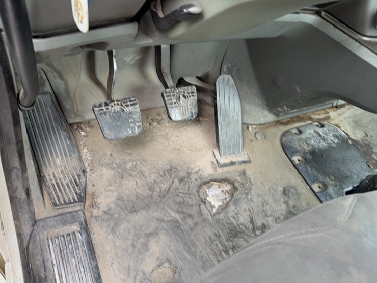 2015-kenworth-t880-image-18