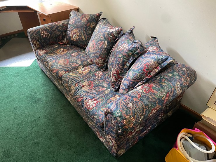 #7315-•-couch-image-2