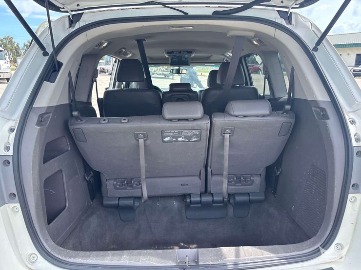 2013-honda-odyssey-image-19