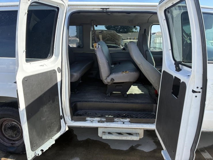 2007-ford-e350-image-21