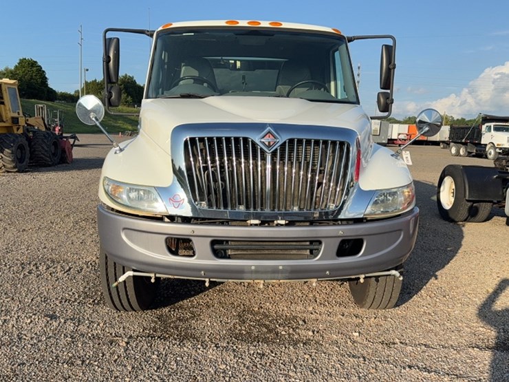 2007-international-durastar-4300-image-2