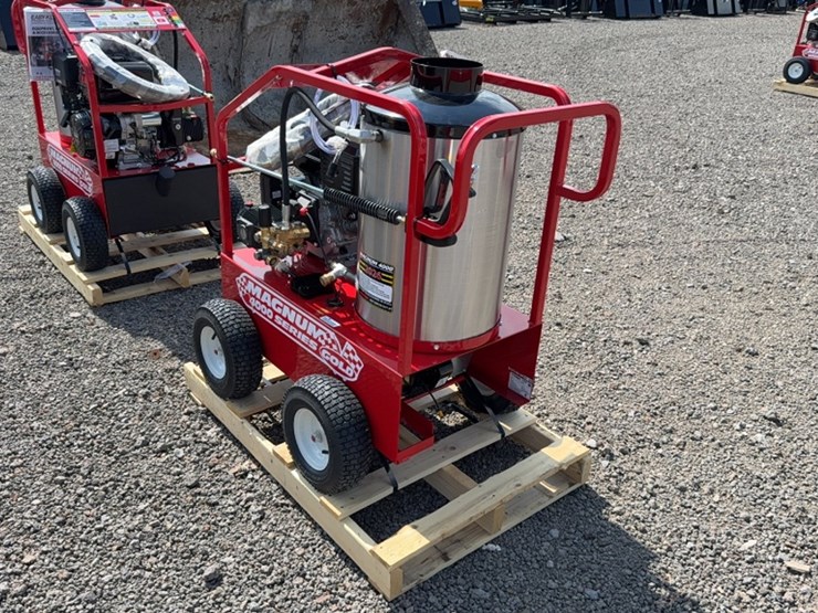 #2055-•-magnum-4000-series-heated-pressure-washer-image-2