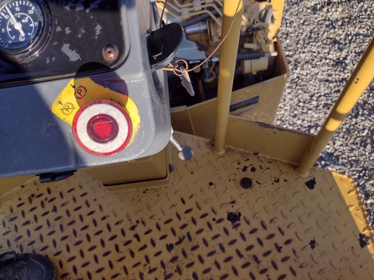 caterpillar-cb34xw-image-9