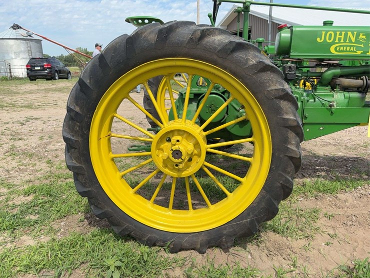 john-deere-model-b-image-13