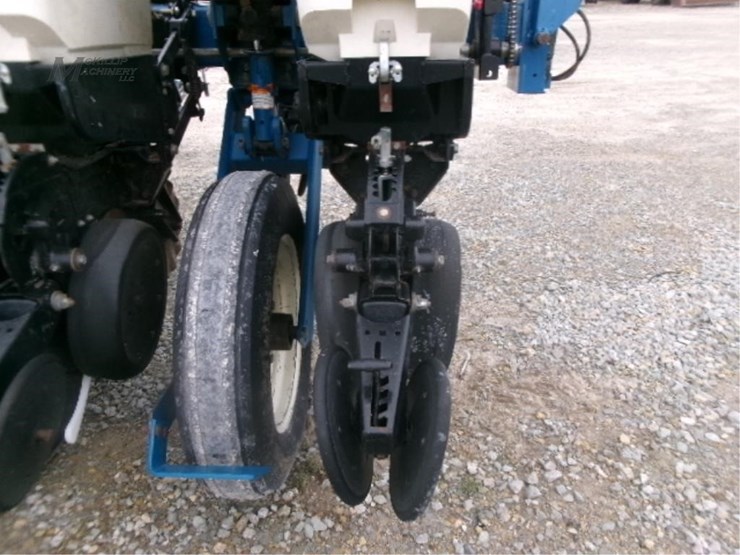 2000-kinze-3000-image-8