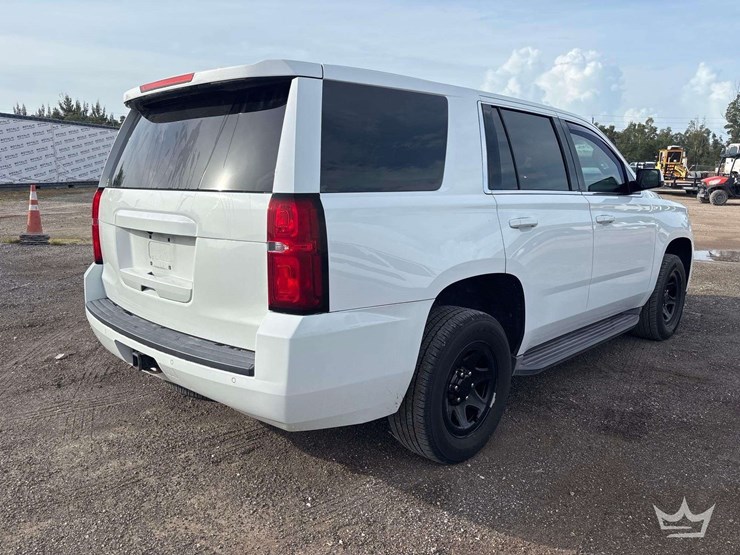 2016-chevrolet-tahoe-image-3