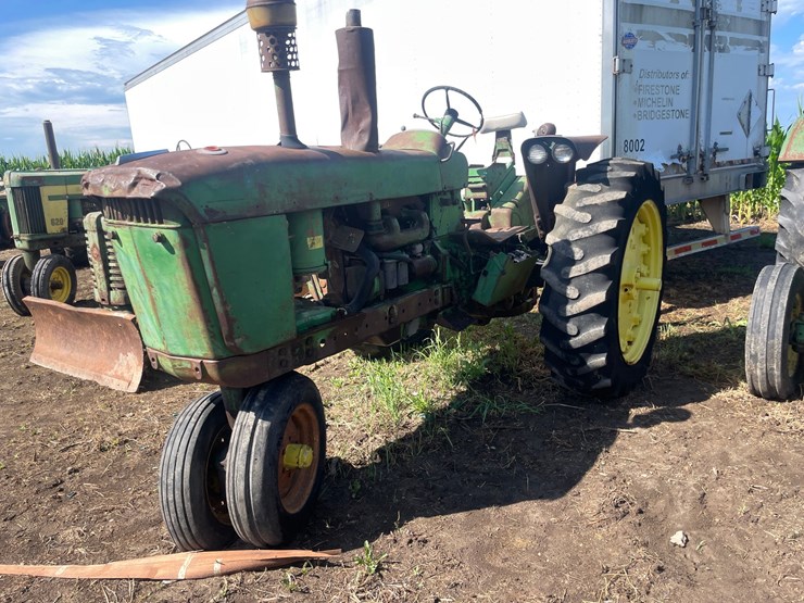 john-deere-3020-image-1