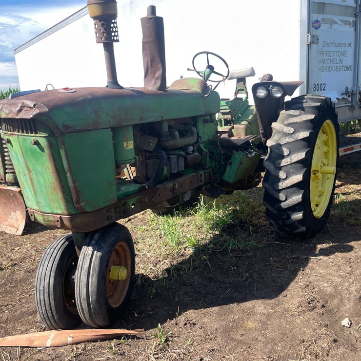 JOHN DEERE 3020