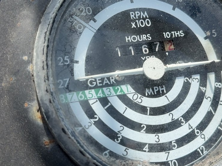 john-deere-2040-image-17