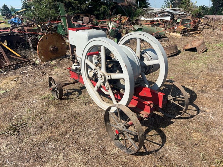 monitor-5-horse-hit-and-miss-engine-with-cart-image-7