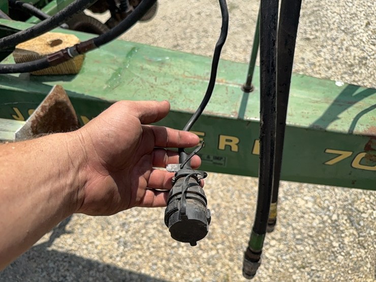 john-deere-7000-image-12