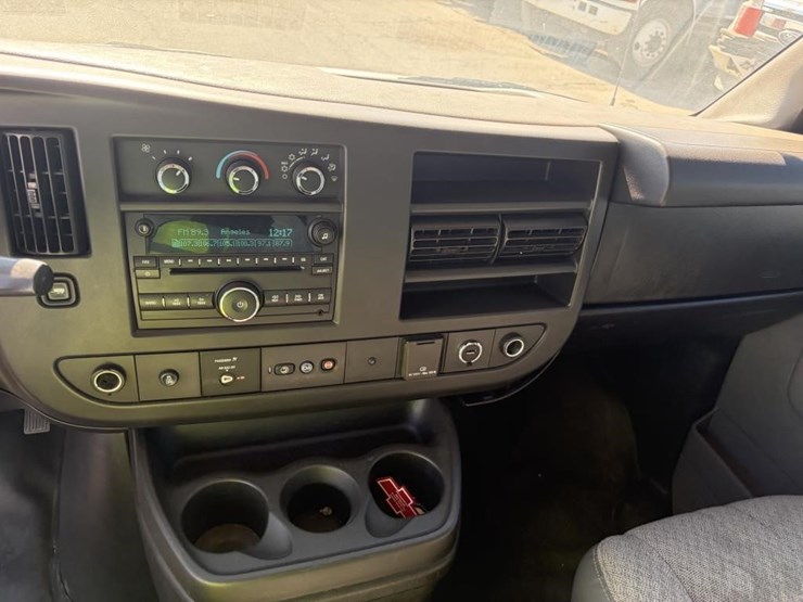 2019-chevrolet-express-g3500-image-21