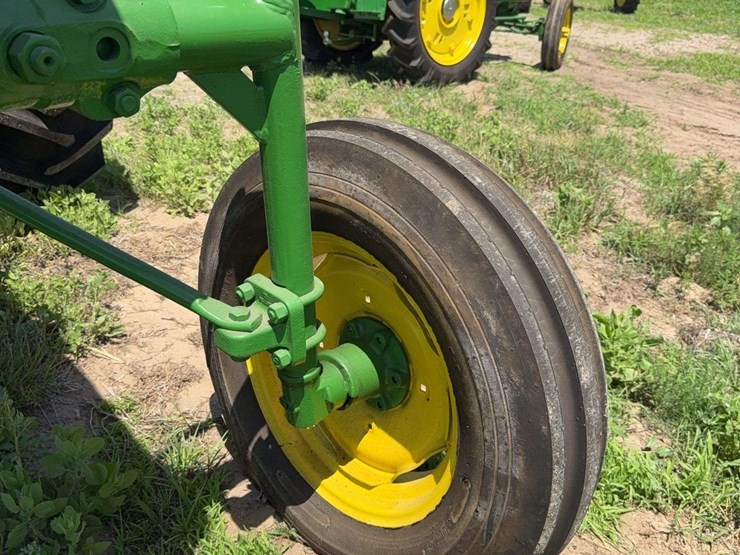 john-deere-3020-image-9
