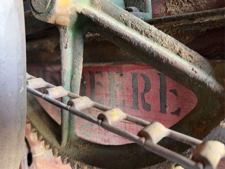 john-deere-no.-2-two-hole-corn-sheller-image-3