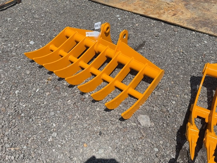 caterpillar-305-image-2