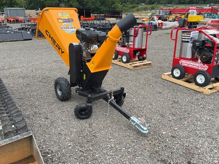 #2077-•-chery-industrial-towable-wood-chipper-image-2