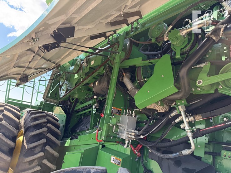 2020-john-deere-s790-image-23
