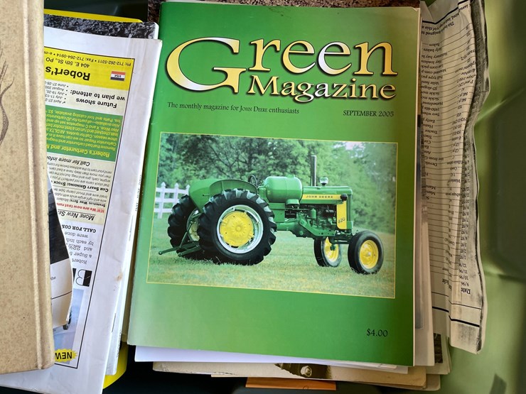 #4714-•-assortment-of-tractor-magazines-image-9