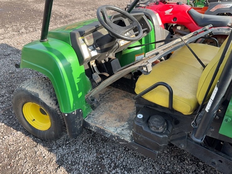 2012-john-deere-gator-image-11