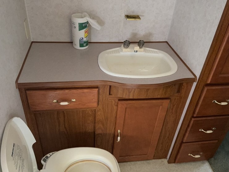 #3064-•-2002-citation-30'-bumper-pull-camper-image-22