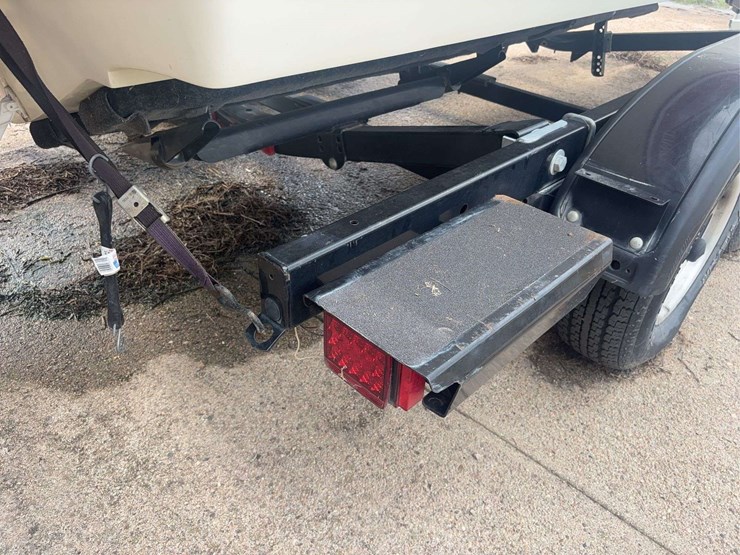 18’-cobalt-boat-and-trailer-image-57