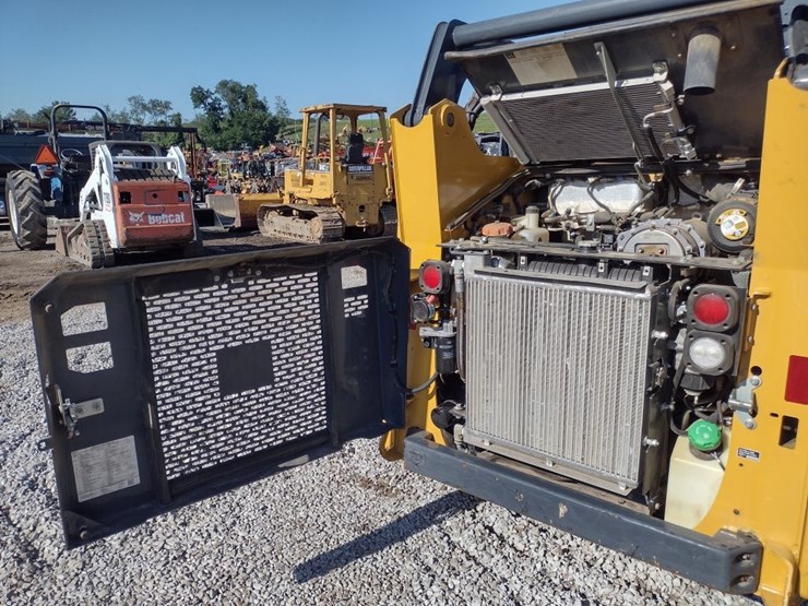 deere-317g-image-29