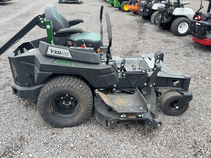 #3088-•-yakta-yxr-410-zero-turn-mower-image-7