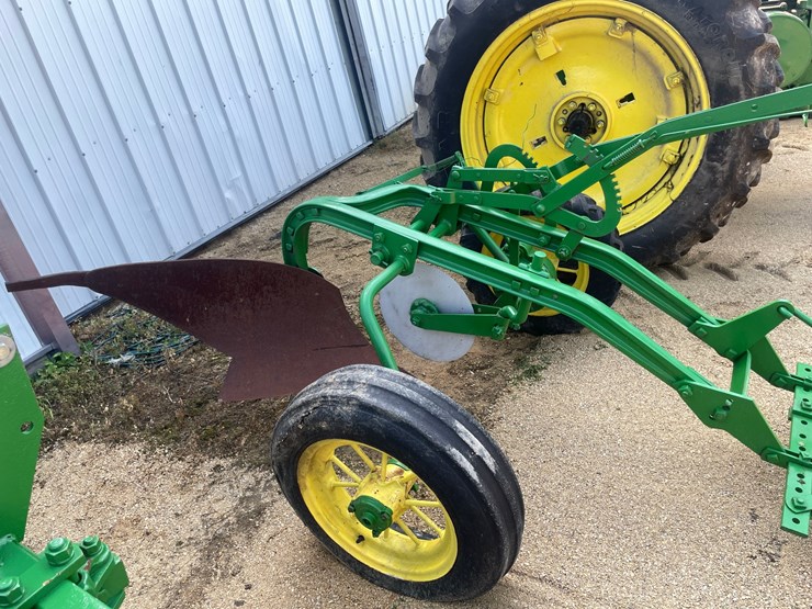 #4684-•-john-deere-sinlge-bottom-plow-image-4