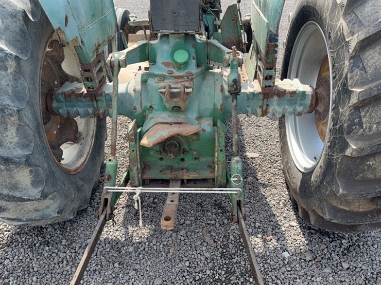 john-deere-2040-image-12
