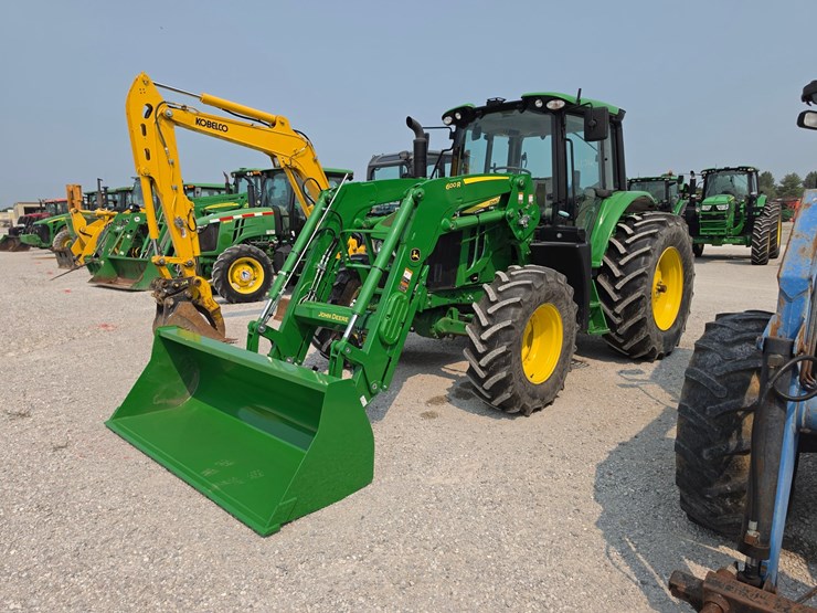 2022-john-deere-6110m-image-1