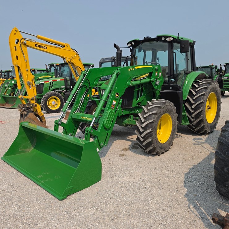 2022 JOHN DEERE 6110M