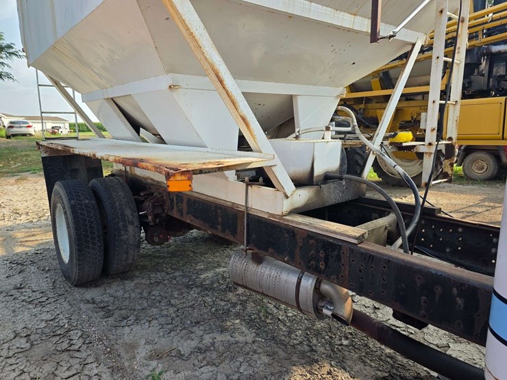 1985-case-ih-200-image-8