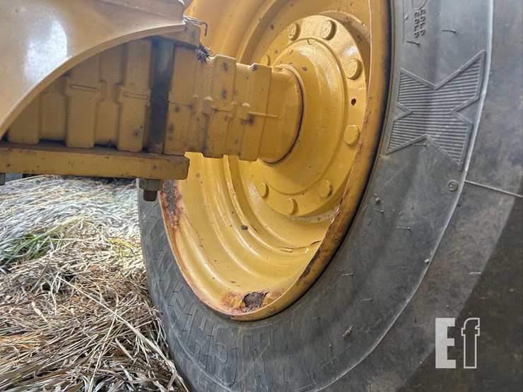 2015-caterpillar-910k-image-51