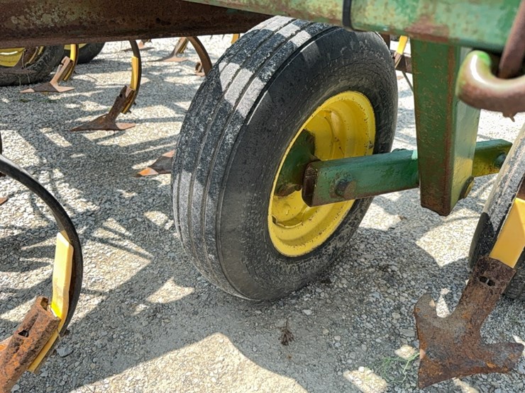 john-deere-1010-image-14