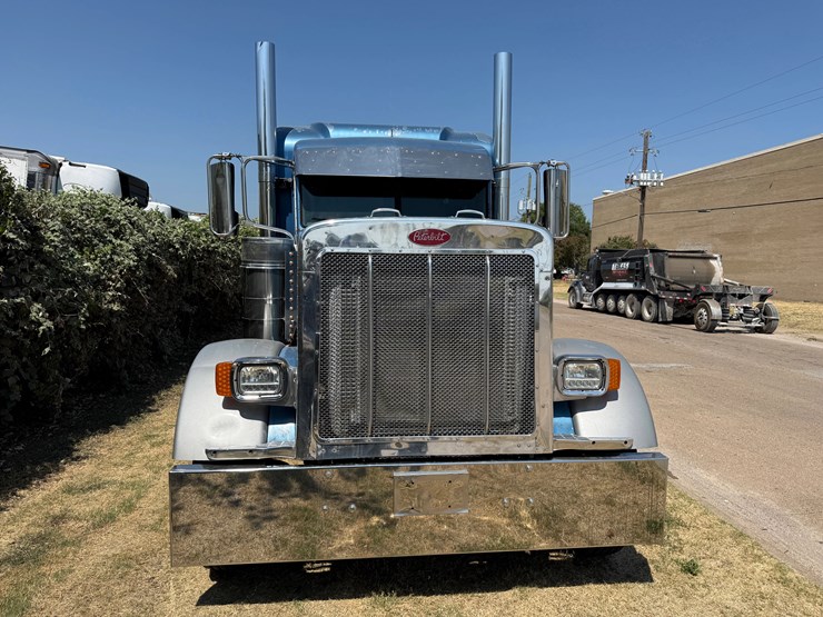 2006-peterbilt-379-image-4