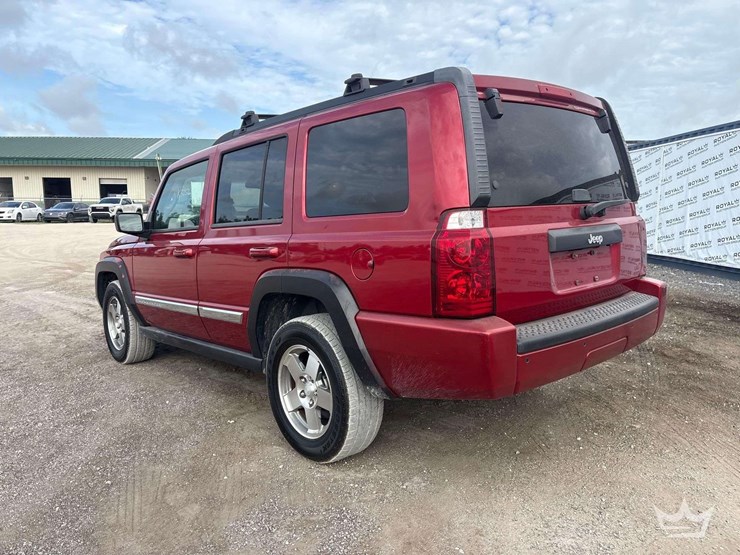 2010-jeep-commander-image-4
