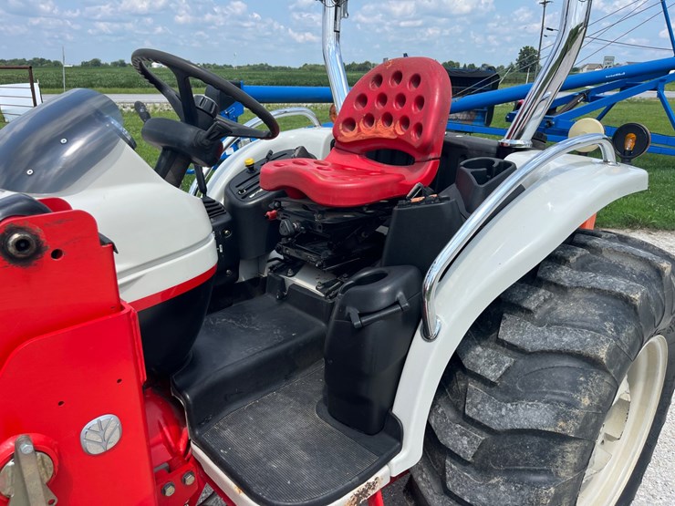 new-holland-boomer-8n-image-20