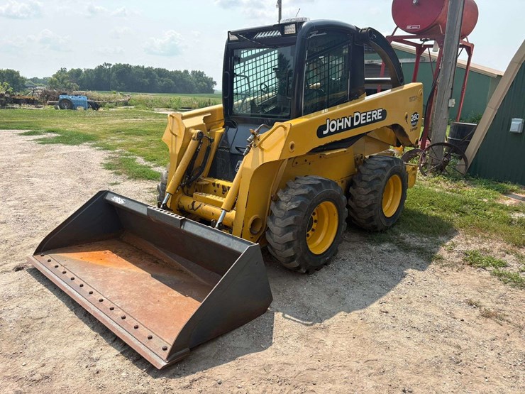 2001-john-deere-260-image-7