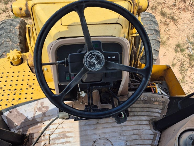 deere-410d-image-8
