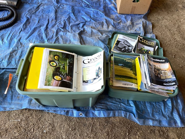 #4714-•-assortment-of-tractor-magazines-image-2