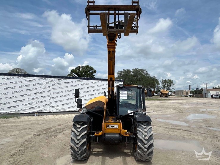 2014-jcb-527-58-image-28
