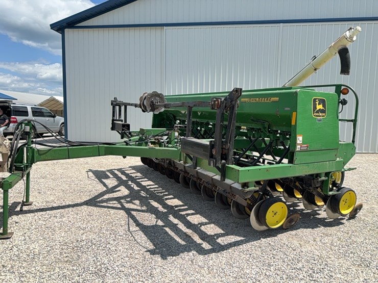 john-deere-750-image-1