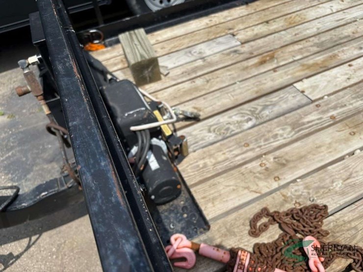 14-ft-tandem-axle-trailer,-low-profile,-with-winch,-weighs-less-than-2500#-image-5