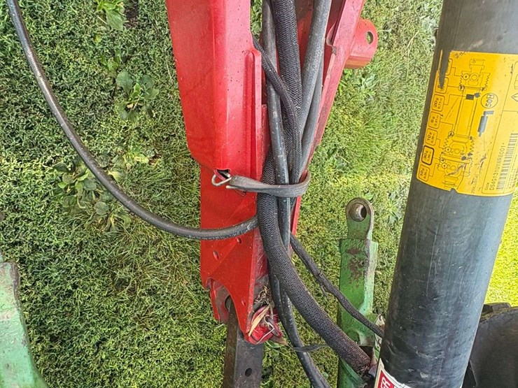 2011-new-holland-br7090-image-37